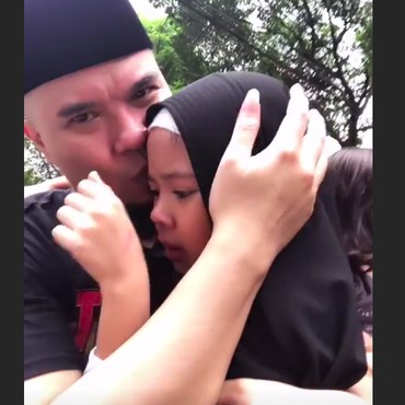 Haru! Safeea Menangis Histeris di Pelukan Ahmad Dhani