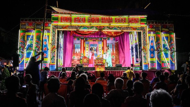 FOTO: Opera Tionghoa Bertahan di Tengah Modernisasi Thailand