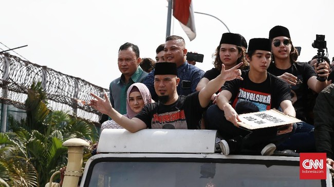 Politikus Partai Gerindra, Fadli Zon bersyukur Ahmad Dhani bebas, meski mengakui putusan pengadilan atas kasusnya tersebut masih sumir.