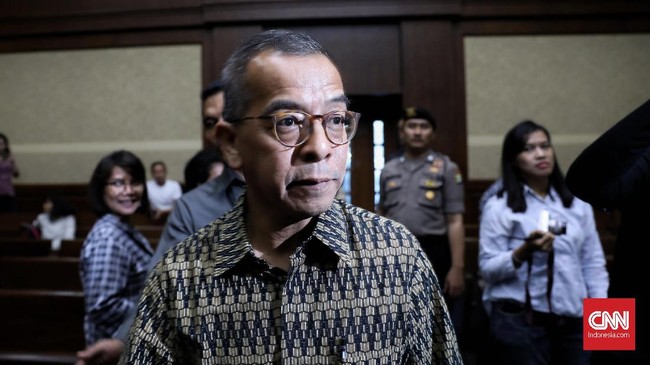 Mantan Dirut Garuda Indonesia Emirsyah Satar didakwa melakukan Tindak Pidana Pencucian Uang bersama mantan Dirut PT MRA Soetikno Soedarjo.