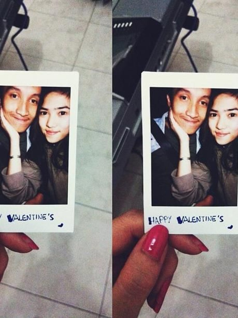 Resmi Dilamar, Ini 7 Momen Romantis Isyana Sarasvati & Rayhan Pasangan Isyana Sarasvati dan Rayhan baru saja menggelar lamaran pada Minggu (29/12). Pasangan ini akan menuju ke pernikahan.