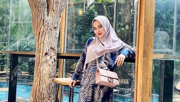 img-title Hasil Tes Belum Keluar, Medina Zein Diduga Belum Lama Pakai Narkoba
