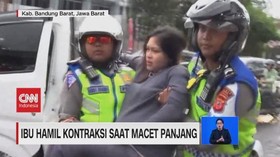 VIDEO: Ibu Hamil Kontraksi Saat Macet Panjang