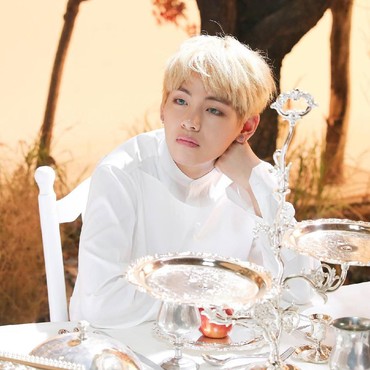 9 Transformasi V BTS, Dari Anak Pemalu hingga Jadi Idol Terkenal