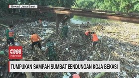 VIDEO: Tumpukan Sampah Sumbat Bendungan Koja Bekasi