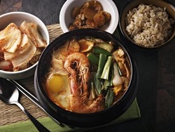 4 Etika Makan yang Berlaku di Korea, Apa Saja?