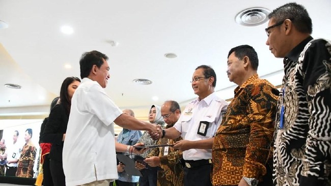 Kepala BPH Migas M. Fanshurullah Asa menyebut penyalur JBT tahun 2020 hanya PT Pertamina dan PT AKR. Sementara, penyalur JBKP ditugaskan pada PT Pertamina.