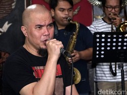 Ahmad Dhani Akui Ketakutan Jadi Kesuksesan Album Bintang Lima