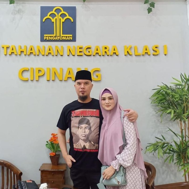 <p>"Alhamdulillah ya Allah.. Ayo kita pulang ke rumah suamiku sayang Mama dan anak2 udah nunggu," tulis Mulan Jameela di akun pribadinya. (Foto: Instagram @mulanjameela1)</p>