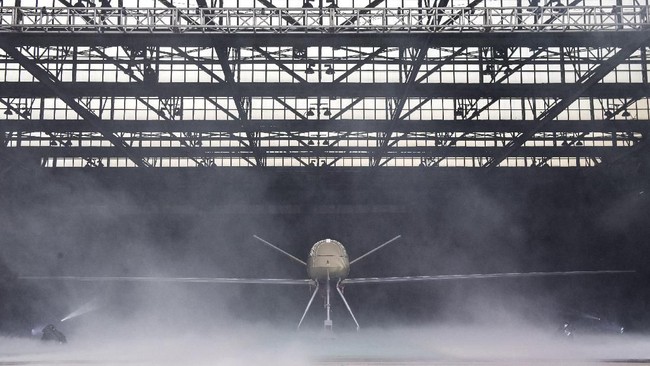 Menristek Bambang Brodjonegoro menyebut produksi drone UAV di Indonesia bakal dipercepat, mulai 2022.