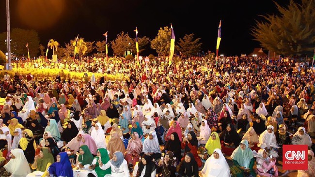 Perayaan Tahun Baru 2020 di Kota Ternate, Maluku Utara, diperingati dengan zikir akbar.