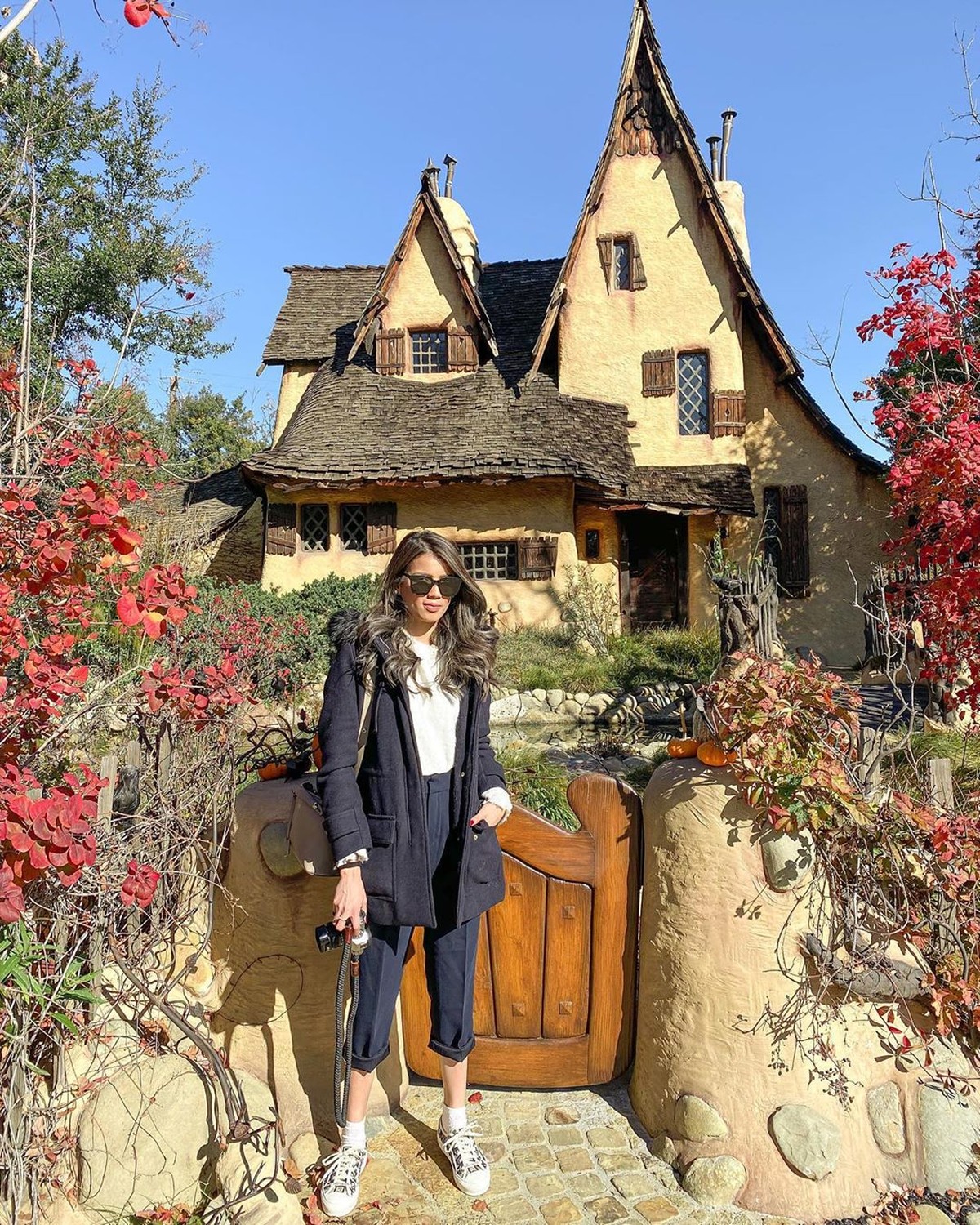 Ini dia enam gaya liburan Sabrina Chairunnisa&comma; calon istri Deddy Corbuzier&period;