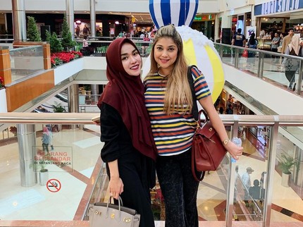 Medina Zein Terjerat Narkoba, Sarah Azhari Doakan Sang Adik Ipar
