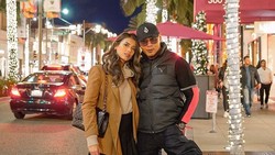 6 Gaya Liburan Calon Istri Deddy Corbuzier, Sabrina Chairunnisa