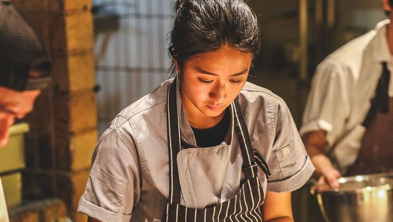 Chef Renatta secara tiba-tiba mendadak viral usai penampilan dirinya menjadi juri di ajang kompetisi masak. Lalu apa saja fakta menarik dari sosok Chef Renatta?