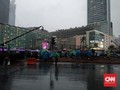 Hujan Deras Guyur Panggung Hiburan Malam Tahun Baru Jakarta