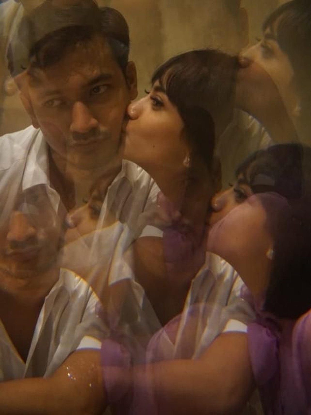 Vanessa Angel akhirnya membongkar identitas suami misteriusnya&period; Pria itu adalah Bibi Ardiansyah&comma; yang tak lain mantan kekasih Vanessa Angel&period; 