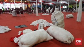 Sampah Menjulang Setelah Nikah Massal Pemprov Jakarta 2020