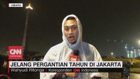 VIDEO: Hujan Deras Mengguyur Jakarta di Malam Tahun Baru