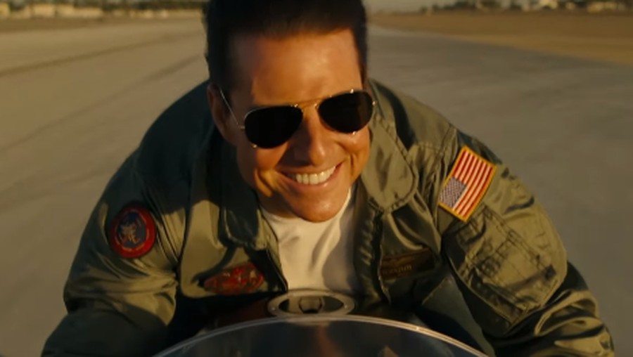 Tom Cruise menunggangi Kawasaki H2