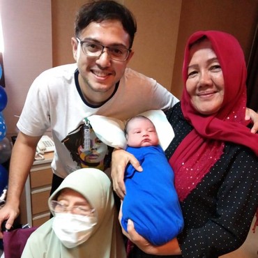 Dikaruniai Anak Kedua, Rifky Balweel Menangis