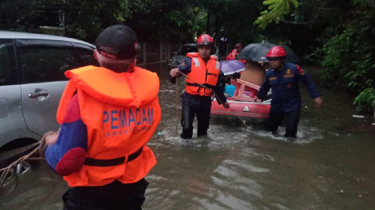Bagi Bunda dan keluarga yang membutuhkan evakuasi, bantuan karena banjir Jakarta & informasi data tinggi muka air untuk saat ini bisa menghubungi nomor berikut.