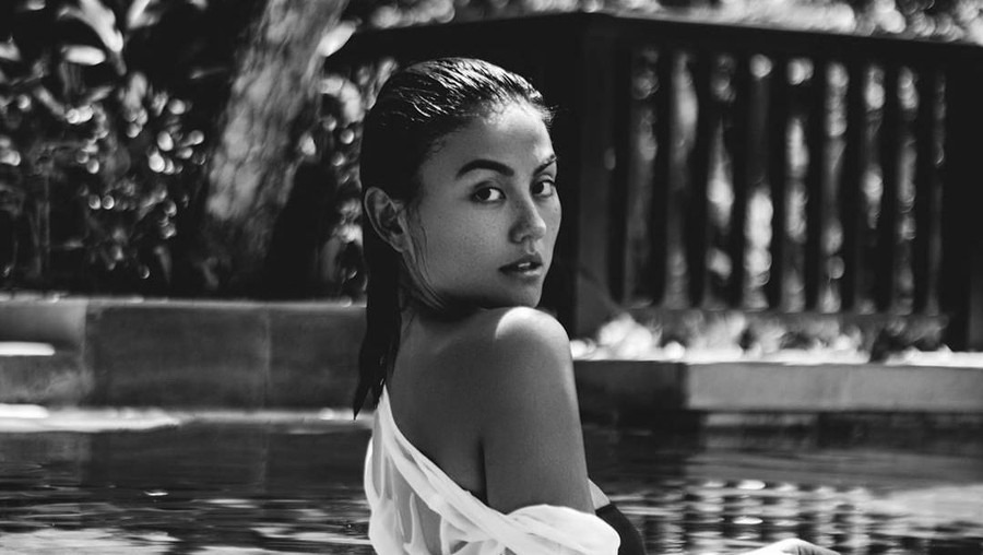 Agne Mo liburan di Bali