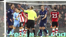 Hasil Liga Inggris: Tottenham Kalah, Leicester Menang Telak