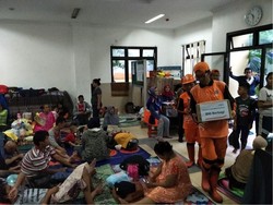 BNI Salurkan Bantuan Kepada Korban Banjir di Jakarta