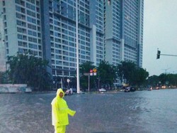 Kelapa Gading Jakarta Utara Banjir, Sedan Diimbau Tak Melintas