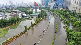 Banjir Jakarta Hambat Pengiriman Barang