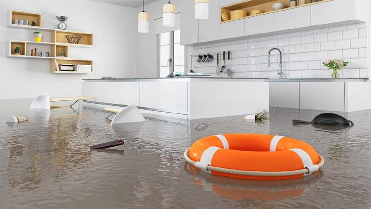 Jika rumah Bunda dan keluarga termasuk salah satu yang terkena banjir, simak lima hal penting berikut yang harus dilakukan Bunda saat rumah terkena banjir.