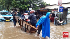 Air Belum Surut dari Landasan Pacu Halim, Perumahan Tergenang