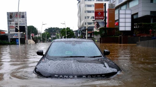 Cara Klaim Asuransi Mobil Kebanjiran