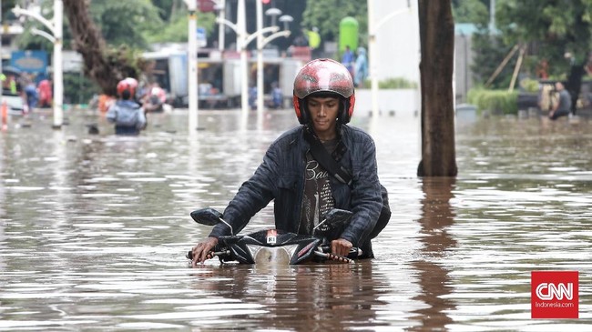 Bila kerusakannya ringan, mesin bisa diupayakan menyala kembali. Namun jika kerusakannya berat ada baiknya dievakuasi dengan cara lain.