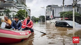 Jakarta Banjir, Netizen Sindir Formula E Diganti Lomba Renang