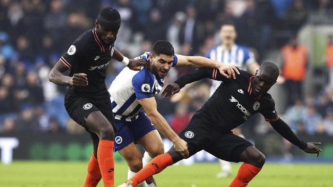 Gelandang asal Prancis N'Golo Kante ribut dengan pelatih Chelsea Frank Lampard gara-gara masalah pernikahan.