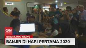 VIDEO: Landasan Banjir, Penumpang Bandara Halim Terlantar