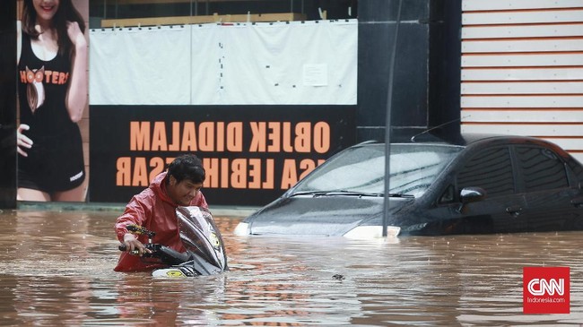 Konsumen bakal mendapat harga khusus untuk penanganan serta pergantian suku cadang jika mobil dan motornya terdampak banjir Jakarta dan sekitarnya.