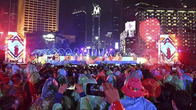Wagub DKI menegaskan pula bahwa pada malam pergantian tahun nanti Pemprov Jakarta tak akan membuat perayaan atau pesta seperti tahun-tahun sebelumnya.