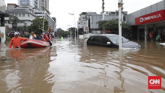 Warga mengaku banjir awal tahun 2020 di kawasan Kemang, Jakarta Selatan, lebih parah ketimbang banjir sebelumnya.