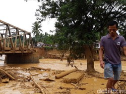 7 Jembatan di Lebak Putus Diterjang Luapan Sungai Ciberang
