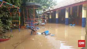 Cerita 'Malam ke Subuh' Warga Bukit Duri Diterjang Banjir