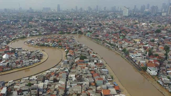 BMKG mengingatkan kewaspadaan potensi terjadinya hujan lebat dan banjir pada Februari hingga Maret 2020 di sejumlah wilayah.