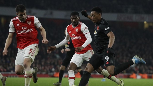Masalah di lini depan membuat Manchester United (MU) takluk 0-2 dari Arsenal pada pekan ke-21 Liga Inggris.