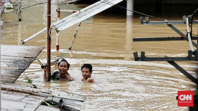 Peneliti Lembaga Ilmu Pengetahuan Indonesia (LIPI) sepakat mengatakan penanganan banjir di Jakarta memerlukan pendekatan aspek hidrologi dan ekologi.