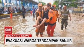 VIDEO: Evakuasi Warga Terdampak Banjir di Daan Mogot