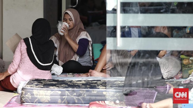 Warga Pengadegan, Pancoran, Jakarta Selatan yang mengungsi akibat banjir sebanyak 1.407 orang. Tim medis akan bergerak fleksibel ke 7 posko pengungsian.
