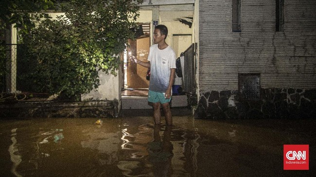 Dari puluhan yang terdampak normalisasi, warga mengklaim ada tanah yang sudah mendapat sertifikat melalui program Pendaftaran Tanah Sistematis Lengkap (PTSL).