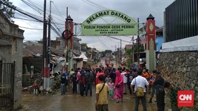 2 Balita Masih Terjebak Banjir di Pondok Gede Permai Bekasi